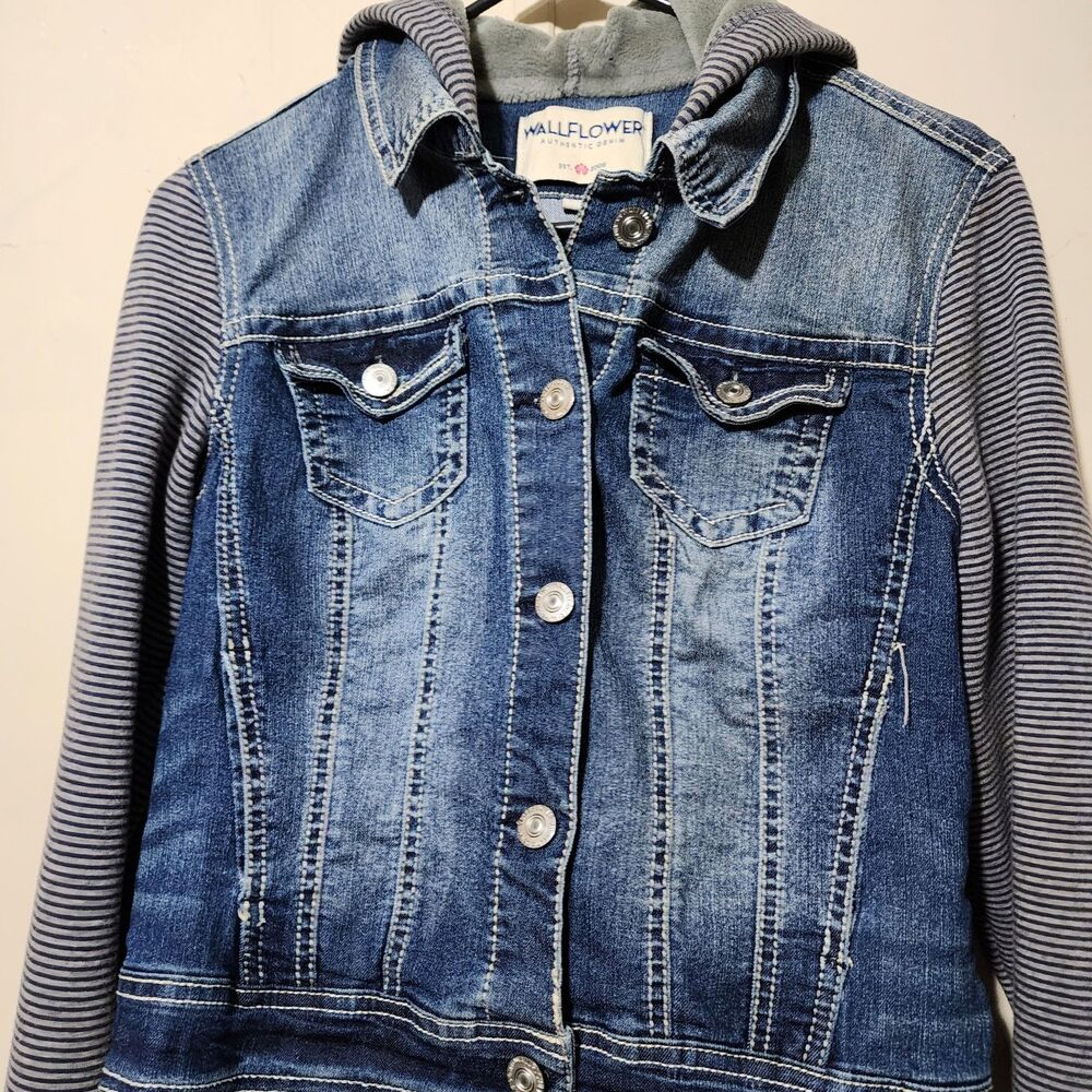Juniors’ Wallflower Knit Sleeve & Hooded Denim Jacket-Blue-Size M